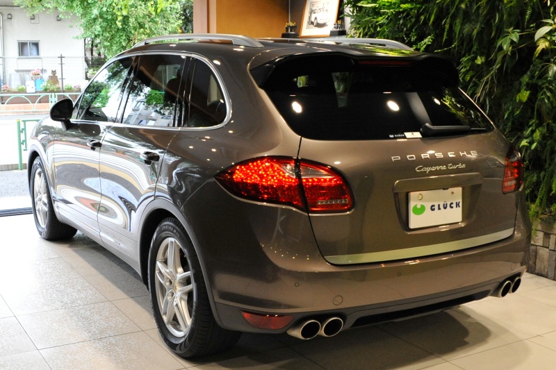 ポルシェ カイエン ターボ TipS ツートンレザー サンルーフ 19インチ