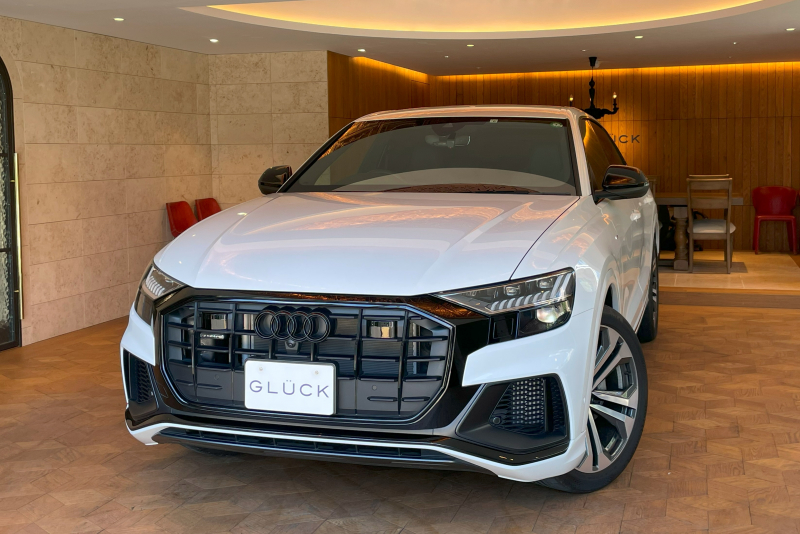 アウディ Q8 55TFSI クワトロ Sライン 4WD コンフォート
