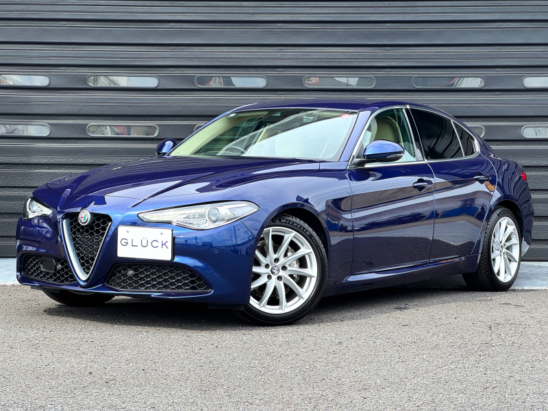 アルファロメオ ジュリア 2.0ターボ スーパー 禁煙車 白革 harman